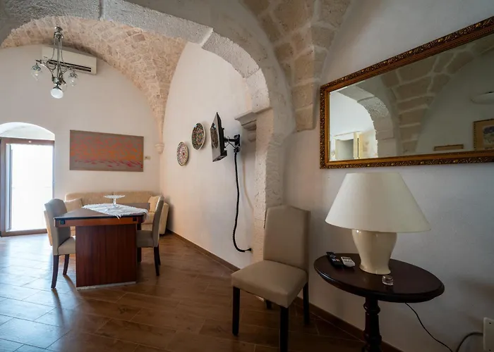 Dimora Degli Archi - Elegante Con 2 Terrazzi בית נופש אוסטוני